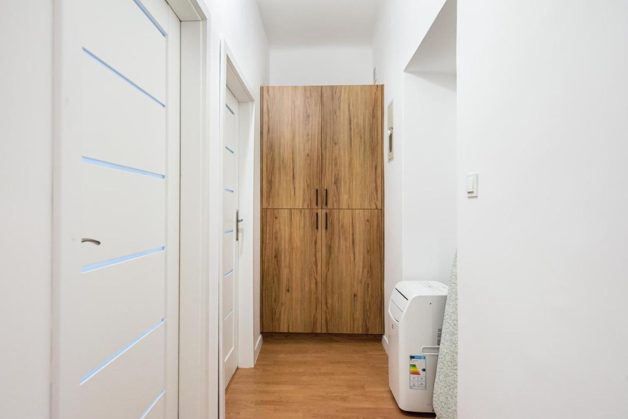 Old Town 5-Bedroom Apartment Варшава Екстер'єр фото